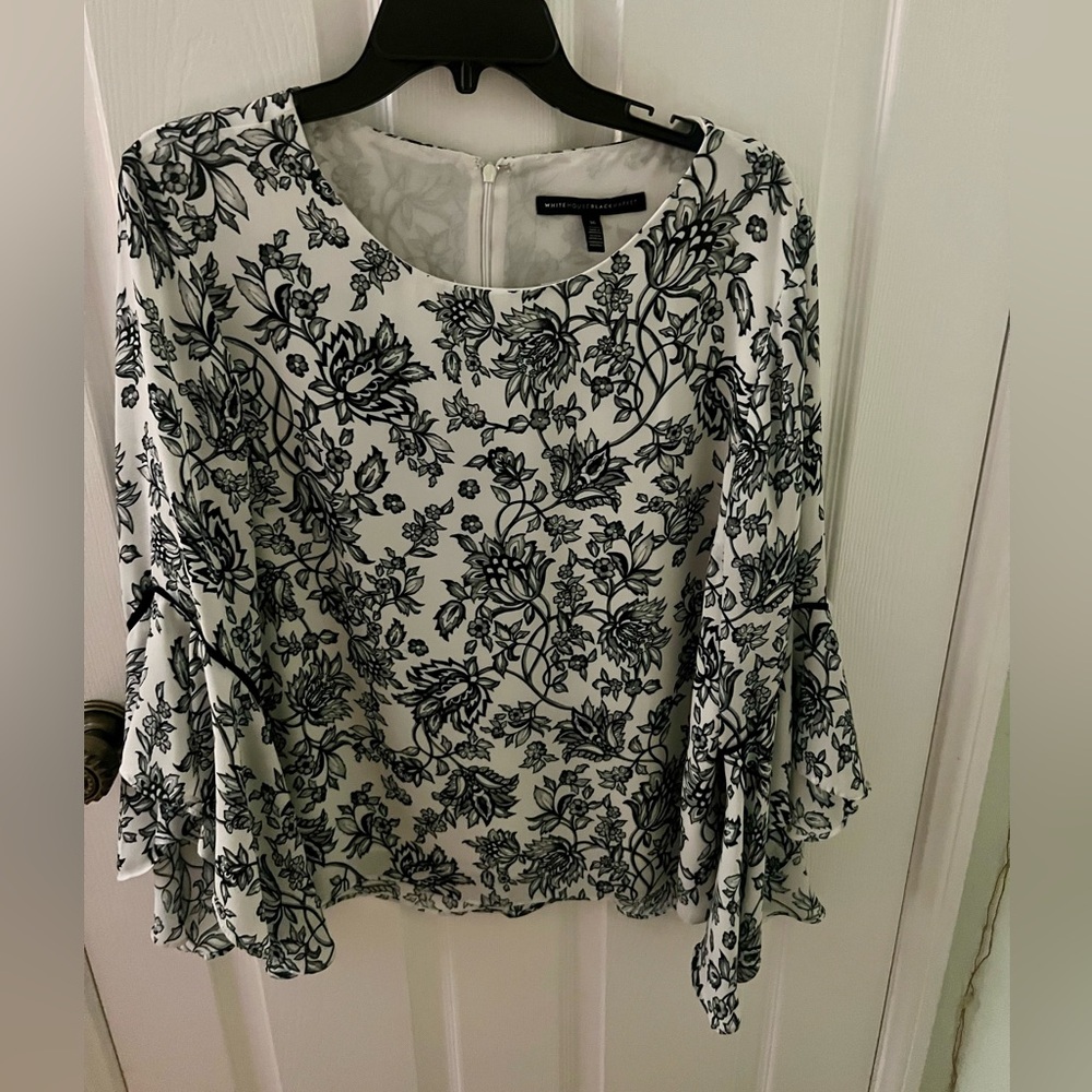 White House Black Market Size 16 Blouse with Black & White Floral & Bell Sleeves